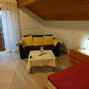 Apartment Komfortabel Wohnen Am Waldrand Von Pitzling, Landsberg am Lech